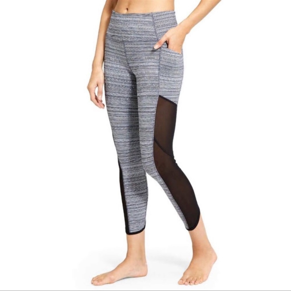 ATHLETA Chaturanga To Town Jacquard Crop Mesh Legging Size Medium